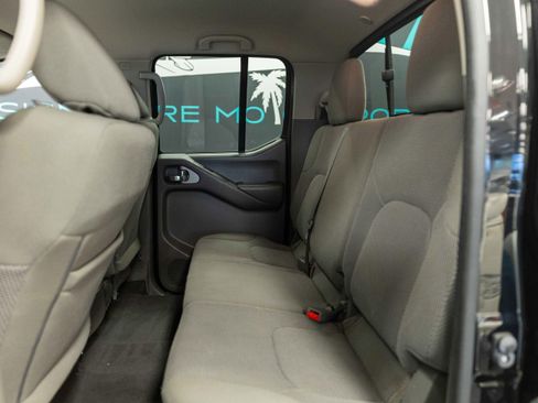 Used 2020 Nissan Frontier SV w/ Midnight Edition Floor Mats RWD image 12