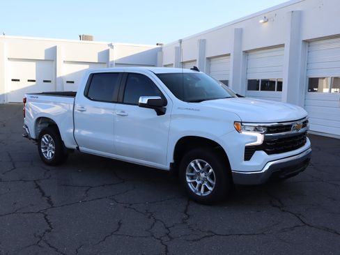 Used 2023 Chevrolet Silverado 1500 LT AWD/4WD image 14