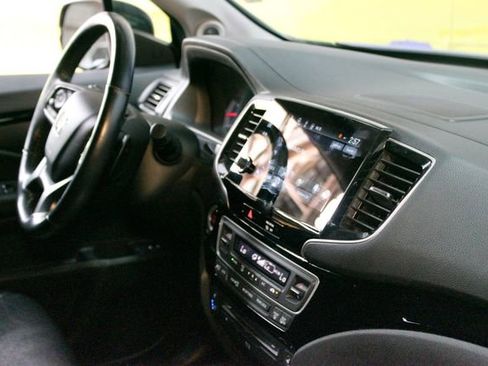 Used 2021 Honda Pilot Touring image 10