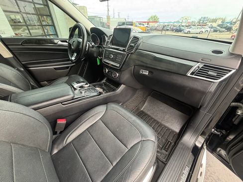 Used 2017 Mercedes-Benz GLS 550 4MATIC image 13