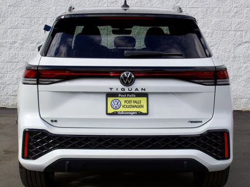 New 2026 Volkswagen Tiguan SE R-Line AWD/4WD image 7