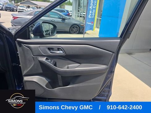Used 2025 Nissan Rogue SV FWD image 45