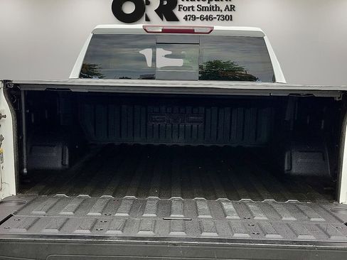 Used 2019 GMC Sierra 1500 SLT w/ SLT Premium Package AWD/4WD image 8