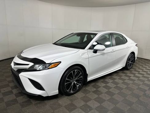 Used 2020 Toyota Camry SE image 7
