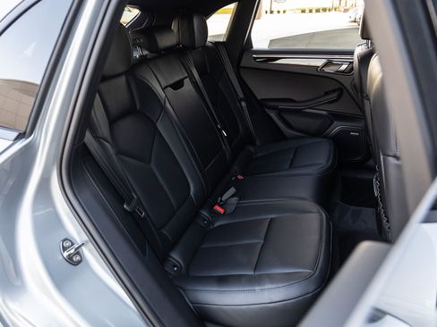 Certified 2026 Porsche Macan AWD/4WD image 43