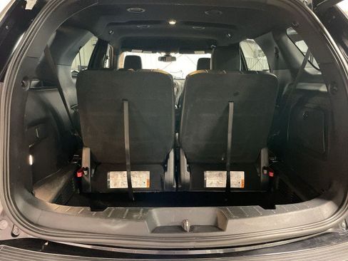 Used 2018 Ford Explorer XLT w/ Equipment Group 202A AWD/4WD image 24