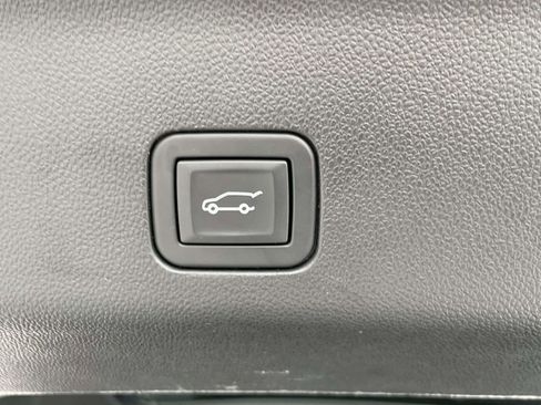 Certified 2024 Cadillac Escalade ESV Premium Luxury image 11