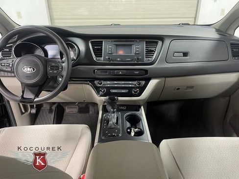 Used 2016 Kia Sedona LX w/ LX Convenience Package FWD image 14