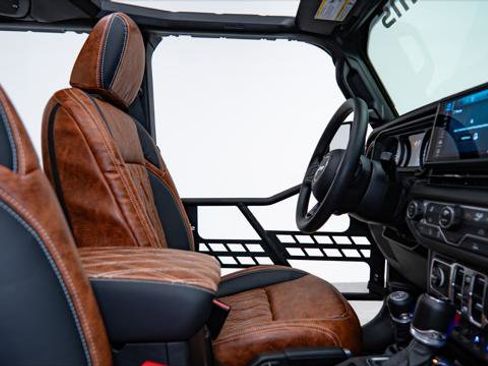 Used 2026 Jeep Gladiator Sport image 33