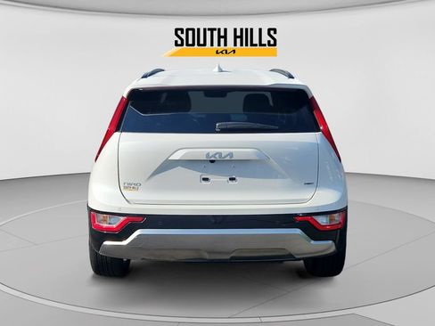Certified 2025 Kia Niro EX Touring FWD image 4