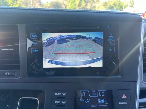 Used 2017 Toyota Sienna XLE w/ XLE Navigation Package AWD/4WD image 18