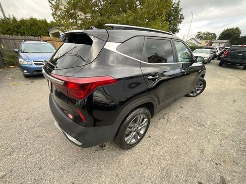 Used 2023 Kia Seltos S w/ Navigation Package image 4