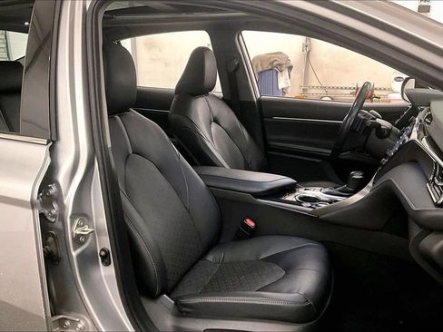 Used 2019 Toyota Camry XSE image 8