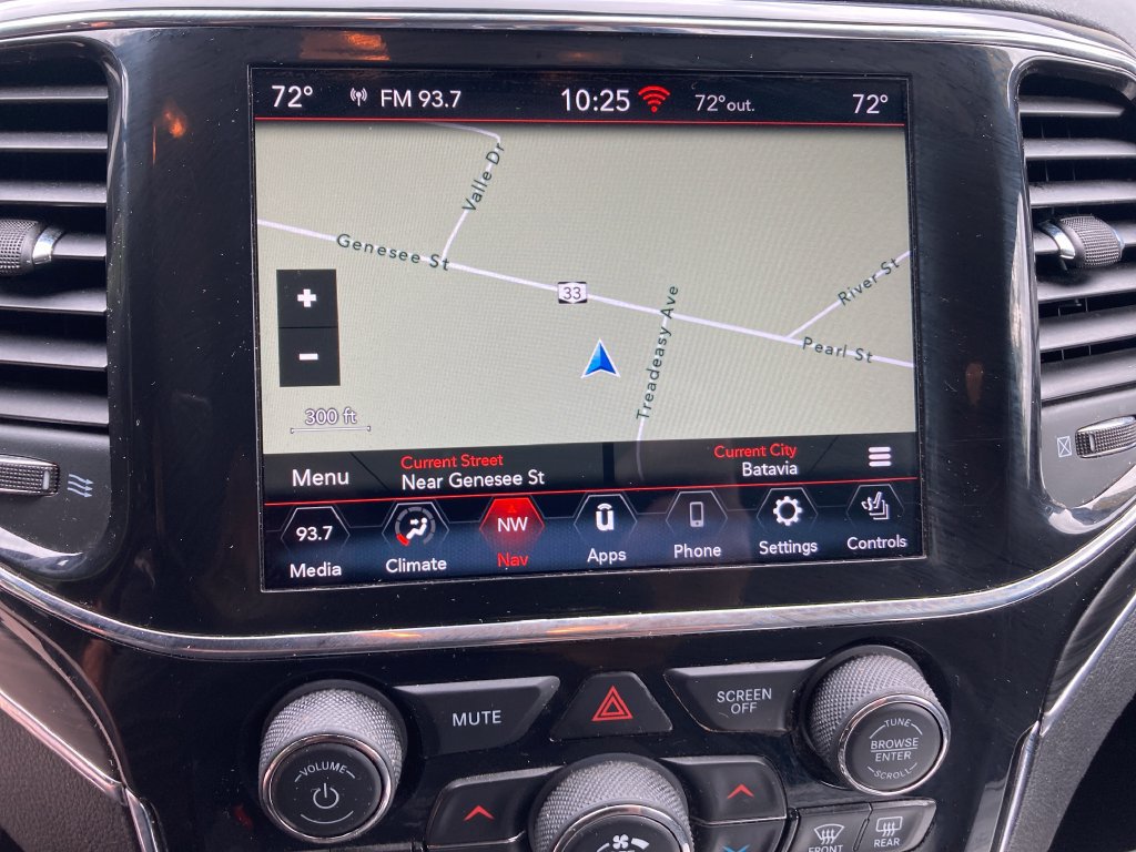 Used 2021 Jeep Grand Cherokee Limited AWD/4WD image 24