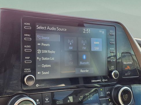 Used 2022 Toyota Highlander LE image 27