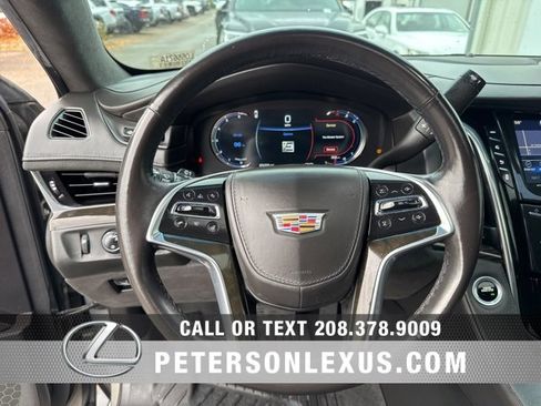 Used 2018 Cadillac Escalade Platinum image 31