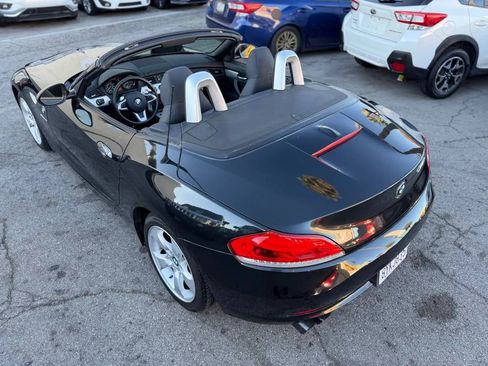 Used 2009 BMW Z4 sDrive30i image 16