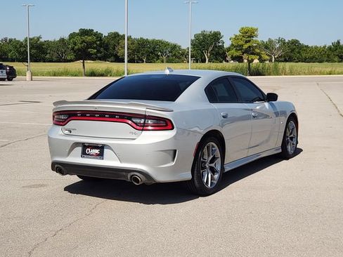 Used 2019 Dodge Charger R/T w/ Plus Group RWD image 7
