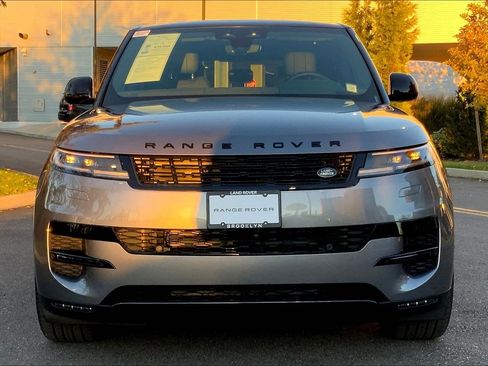 Used 2024 Land Rover Range Rover Sport SE image 3