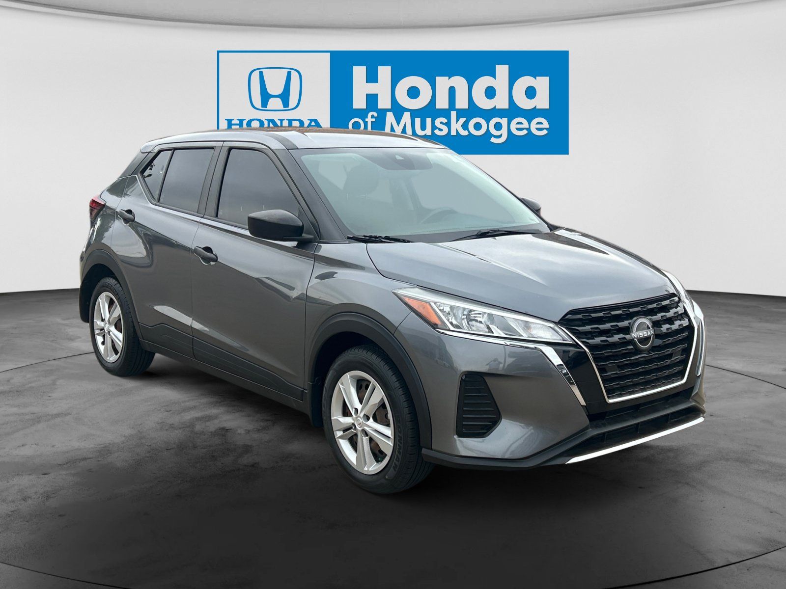 Used 2022 Nissan Kicks S FWD image 3