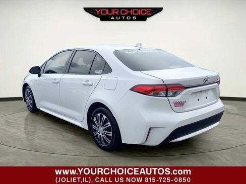 Used 2021 Toyota Corolla LE FWD image 3