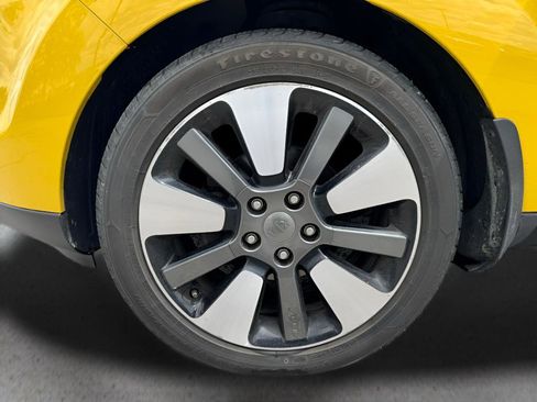 Used 2015 Kia Soul ! FWD image 14