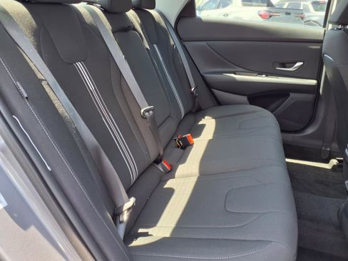 New 2025 Hyundai Elantra SEL image 31
