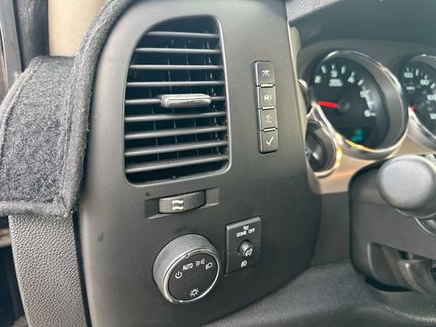 Used 2009 Chevrolet Silverado 1500 LT w/ Texas Edition image 19