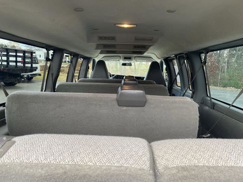 Used 2017 Chevrolet Express 3500 LT w/ LT Preferred Equipment Group image 13