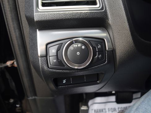 Used 2018 Ford Explorer XLT w/ Equipment Group 202A image 7