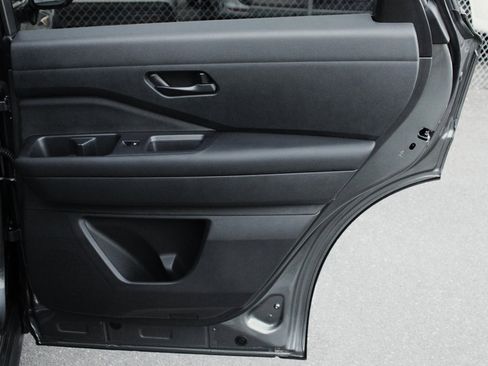 Certified 2024 Nissan Pathfinder S image 19