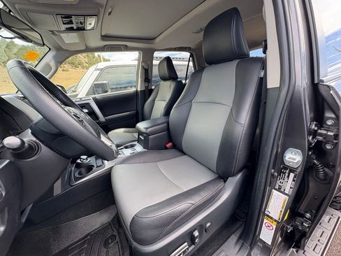 Used 2018 Toyota 4Runner SR5 Premium AWD/4WD image 17