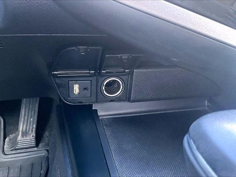 Used 2019 Toyota Camry SE FWD image 16