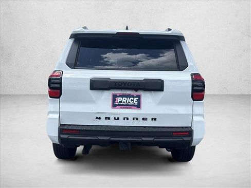Used 2025 Toyota 4Runner SR5 AWD/4WD image 6