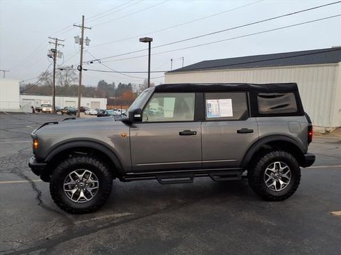 Used 2024 Ford Bronco Badlands image 23