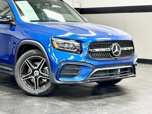 Used 2024 Mercedes-Benz GLB 250 image 3