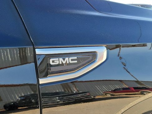 Used 2021 GMC Yukon Denali w/ Denali Premium Package image 13