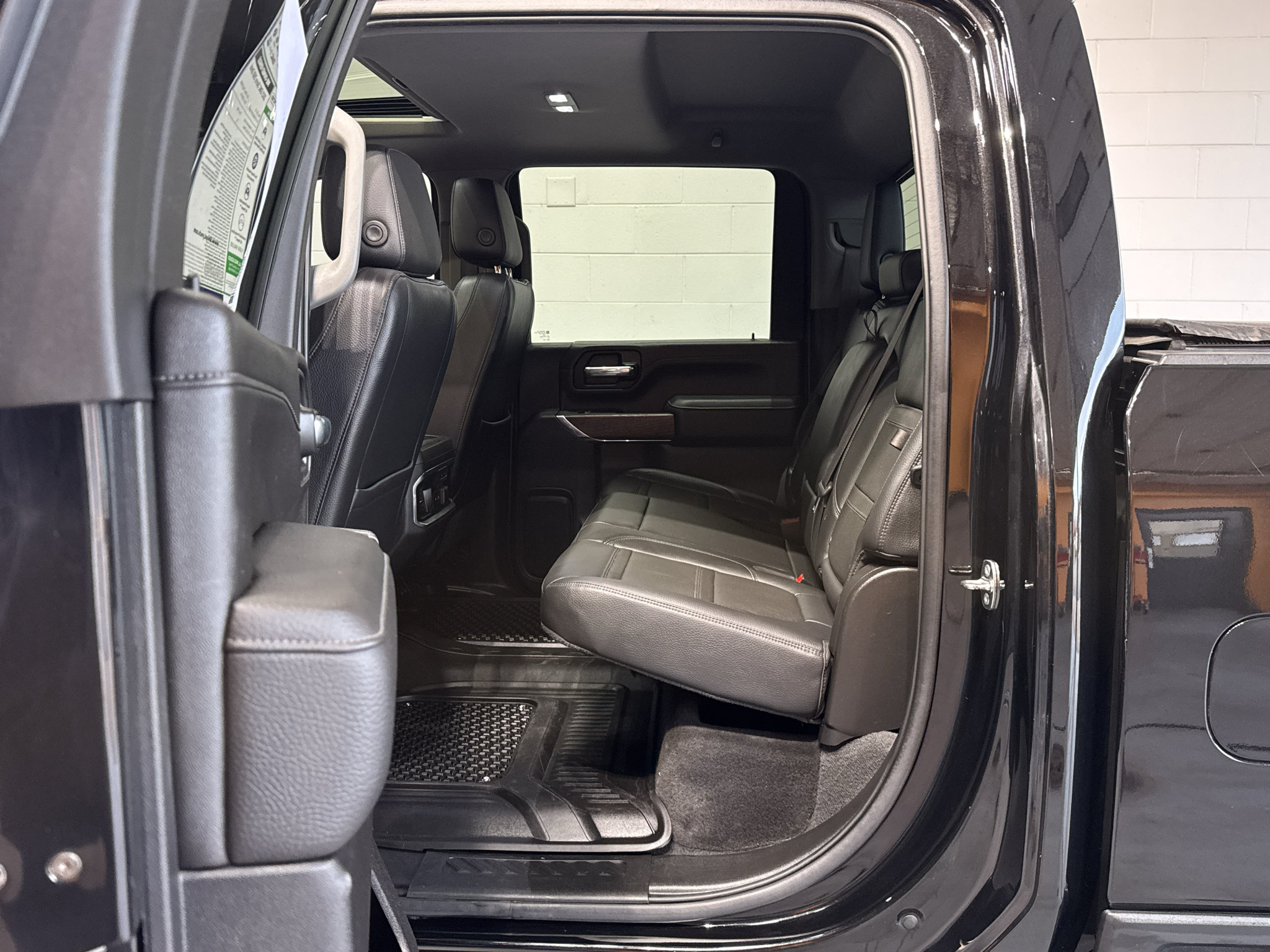 Used 2023 GMC Sierra 3500 Denali w/ Denali Black Diamond Edition AWD/4WD image 14
