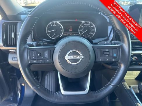 Used 2024 Nissan Pathfinder SV image 18