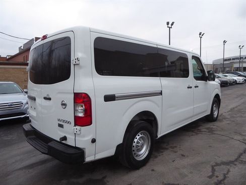 Used 2016 Nissan NV 3500 S image 7