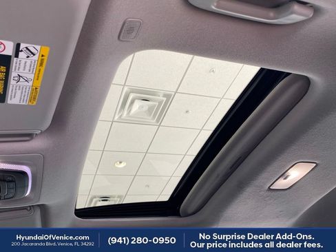 Used 2024 Toyota Corolla Cross LE w/ Moonroof Package FWD image 4