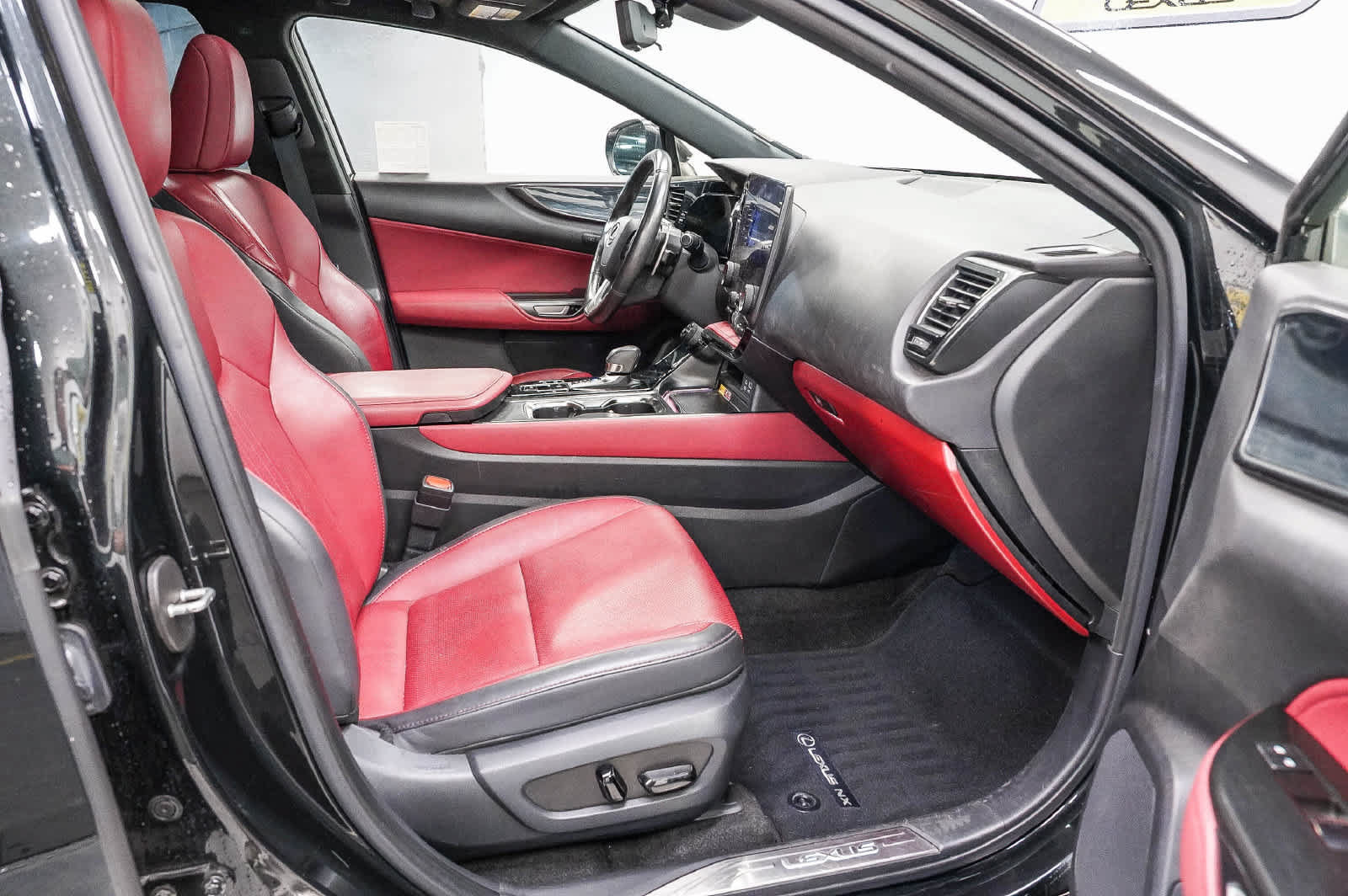 Used 2024 Lexus NX 350h AWD w/ Vision Package image 17