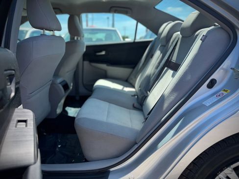 Used 2012 Toyota Camry LE FWD image 13