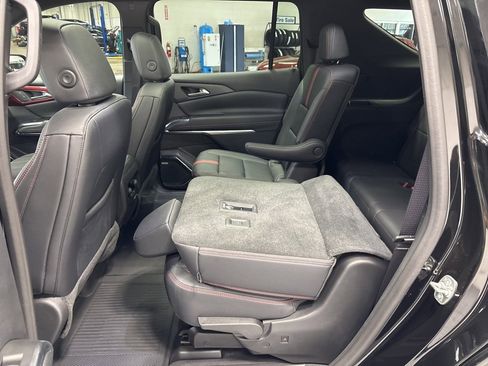 Used 2024 Chevrolet Traverse RS w/ LPO, Floor Liner Package image 37
