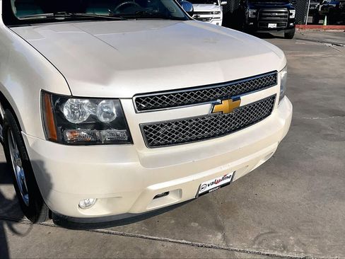 Used 2014 Chevrolet Suburban LTZ image 29