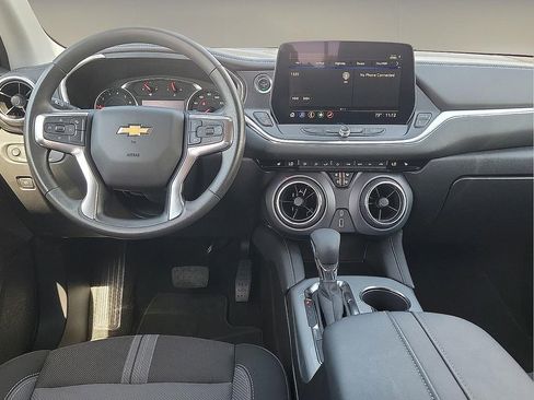 Used 2025 Chevrolet Blazer LT AWD/4WD image 10