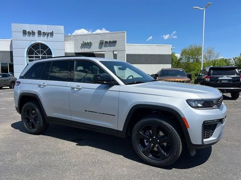 New 2026 Jeep Grand Cherokee Limited w/ Limited Altitude Package AWD/4WD image 1