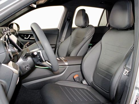 Certified 2026 Mercedes-Benz GLC 300 4MATIC image 13