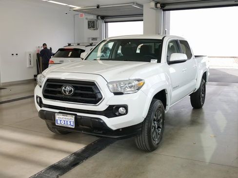 Used 2023 Toyota Tacoma SR5 image 3