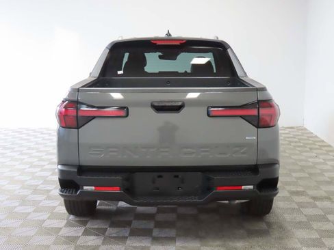 Used 2025 Hyundai Santa Cruz SEL image 4